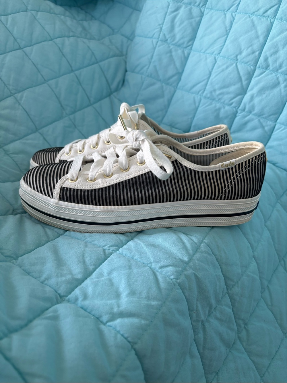 ♠️ Cute Black and White Sneakers by Keds X Kate Spade - Picture 4 of 8